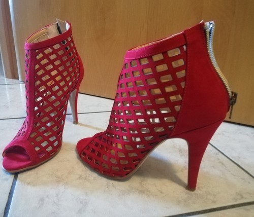 Scarpe rosse eleganti