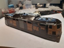 RIVAROSSI CARROZZERIA DELLA E 424 IN BACHELITE CON TELAIO, ZAVORRE E FIANCHETTI