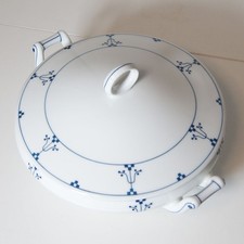 rara ciotola con coperchio