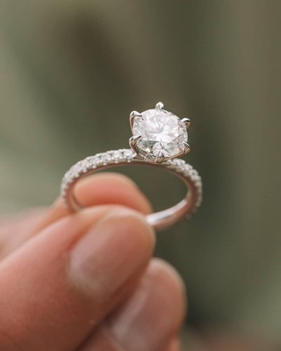 Anello solitario zirconi