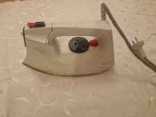 VECCHIO FERRO DA STIRO ANTICO