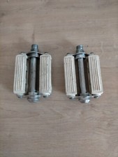   ANCIENNE  PEDALES  DE VELO