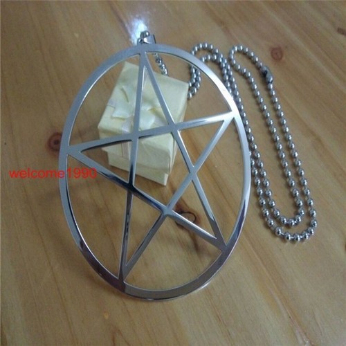 Collana con ciondolo grande