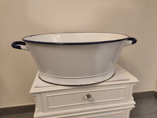 Antico catino in metallo