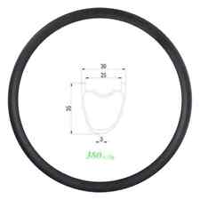 Cerchio carbonio ghiaia strada