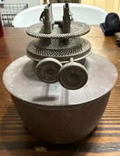 Antico serbatoio lampada olio