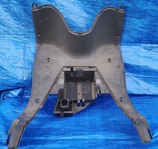 CARENA PEDANA POGGIAPIEDI 64310-KPR-9000 HONDA SH 125/150 2001 2004 CARBURATORE