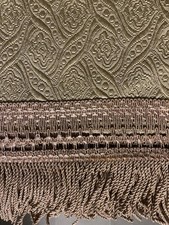 COPRILETTO MATRIMONIALE in stoffa damascata color beige, anni 60, in buono stato