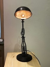Lampada da tavolo stile