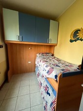 cameretta a ponte azzurra in buone condizioni,disponibile con solo letto sopra