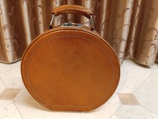Vintage Leather Round
