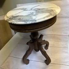 Vittoriano in vero mogano massello con coperchio in marmo