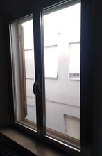 Finestra da esterno in alluminio grigio infisso