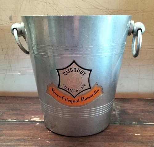 Veuve cliquot champagne - veuve,