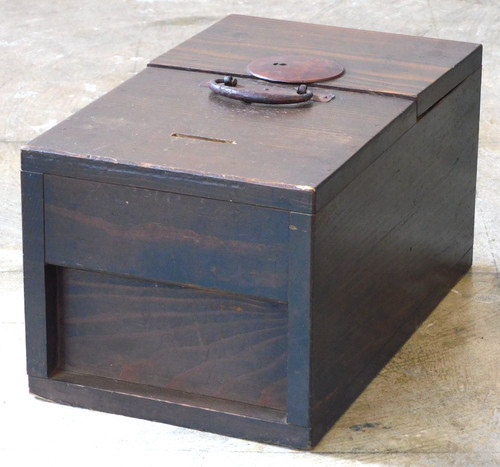 Cassaforte giapponese vintage
