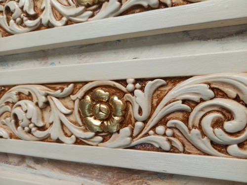 Cornici gesso decorato a - gesso,
