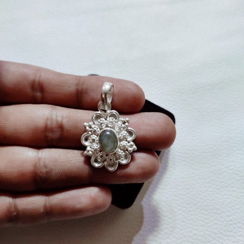 Ciondolo argento con pietra - in,