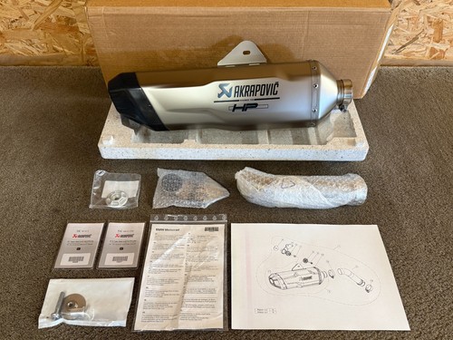 Akrapovic scarico titanio