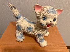 Gatto in gomma vinile Ledra