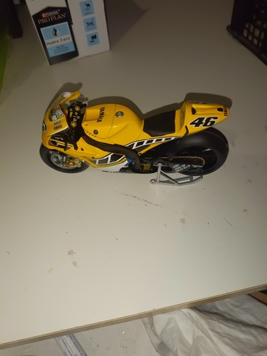 Yamaha yzr valentino - yzr-m1, rossi