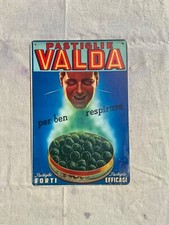 Insegna in metallo, Pastiglie