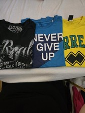 Stock magliette T-shirt uomo