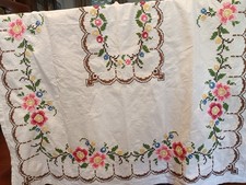 bella tovaglia ricamata