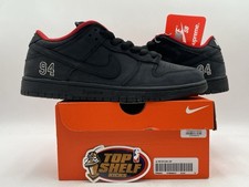 DS New Supreme Nike Dunk SB