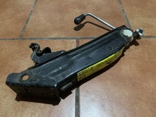 Cric sollevatore a vite