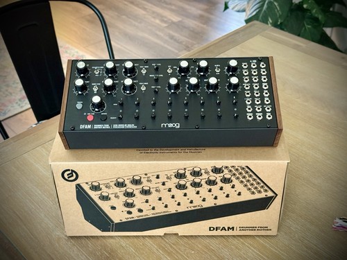 Moog dfam drummer from altra - dfam,