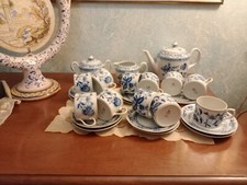 servizio da the per 11 persone in porcellana Vista Alegre colore blu e bianco