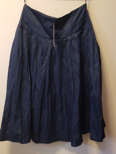 Nwt zara deep navy - nwt, pleated