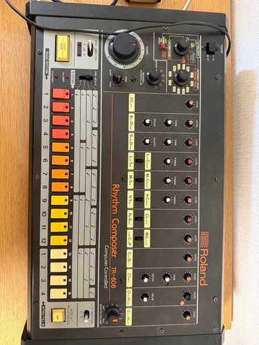 Roland 808 rhythm composer - tr-808,