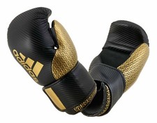 Adidas: guanti da kick boxe