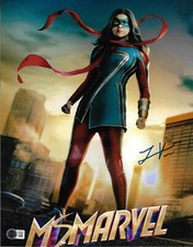 Foto Iman Vellani autografata 11x14 Ms Marvel firmata Beckett BAS testimone