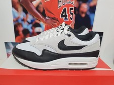 Nike Air Max 1 Essential