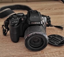 FujiFilm FinePix  S8500 Digital Camera 46x Zoom , 16 pixel, con borsa e cavo USB