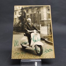 Fotografia autografata con dedica del pilota Luigi Villoresi su Lambretta