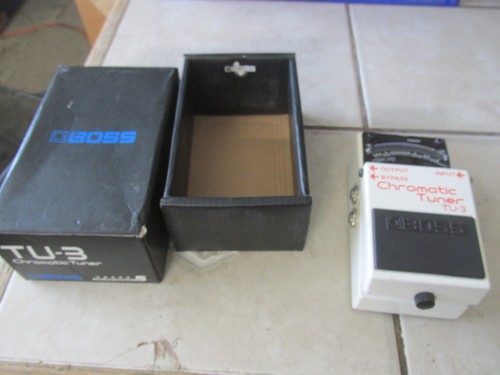 Boss accordatore a pedale - tu-3,