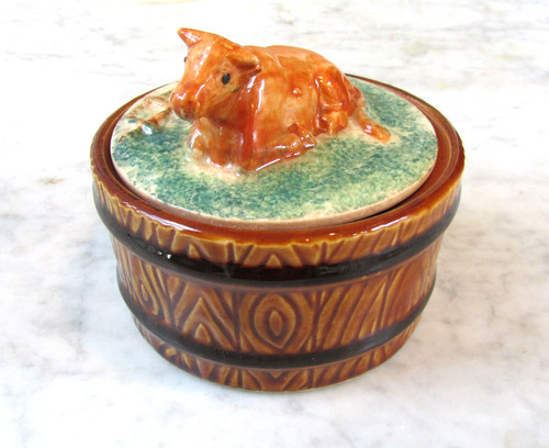 Antica botte ceramica burro