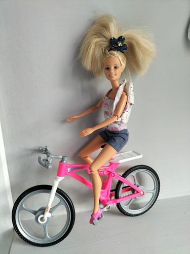 Barbie sua bicicletta da - barbie,