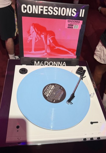 Madonna confessions pop up - ii, pop-up