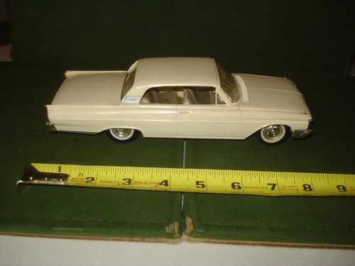 Auto giocattolo vintage 1961