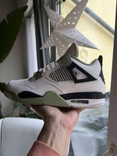 Air Jordan 4 Retro Seafoam •