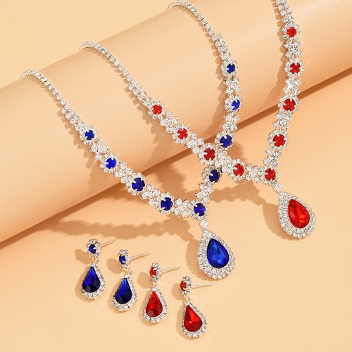 Set gioielli orecchini collana
