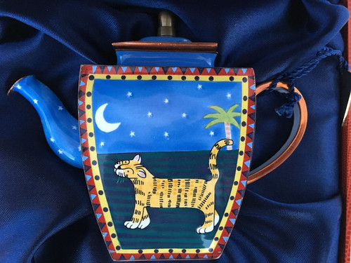 Mini teapot still in - ~,