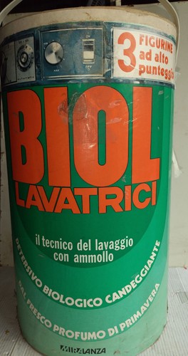 Vecchio fustino del detersivo - vecchio,
