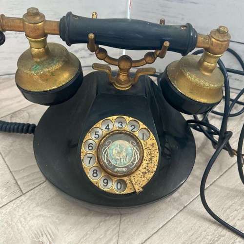 Telefono antico nero difficile