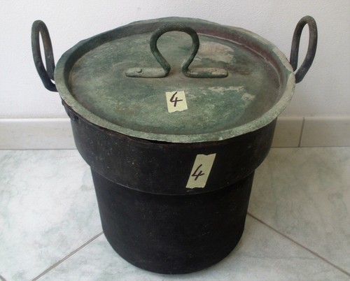 Antica pentola con coperchio - pentola,