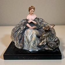 “Dama Con Cagnolino